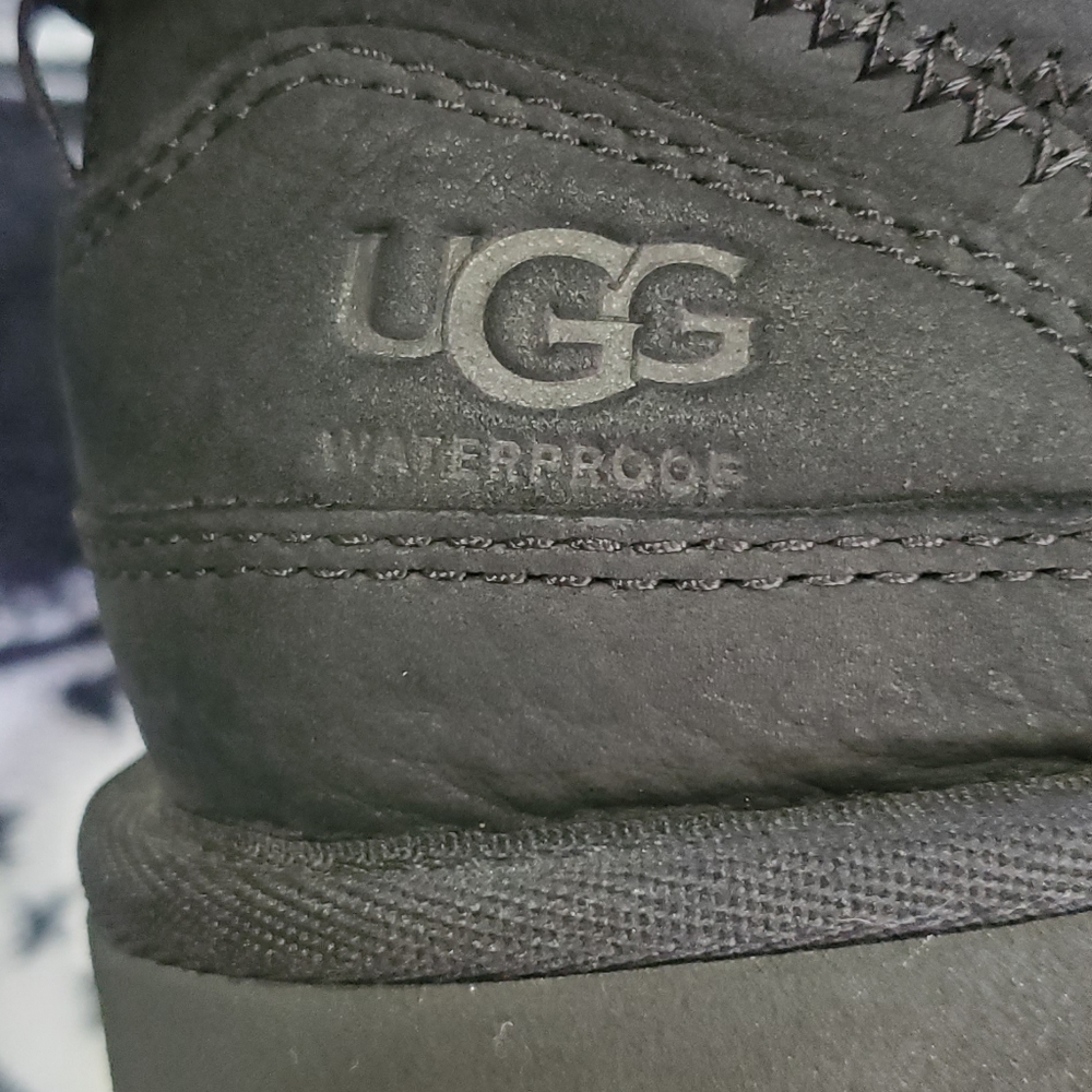 UGG Highland Hi - Picture 4 of 7